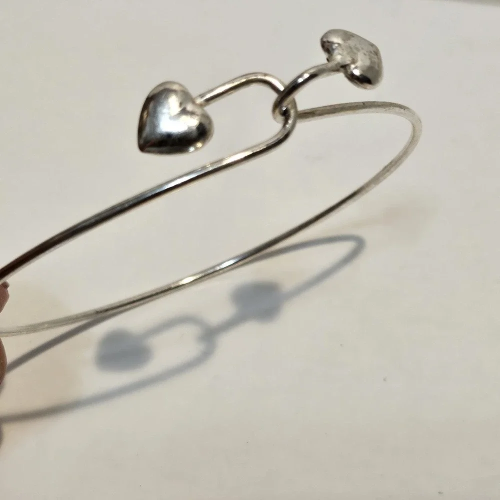 Italy 925 Sterling Silver Interlocking Heart Hook Bangle Bracelet 2.5 Inch6g